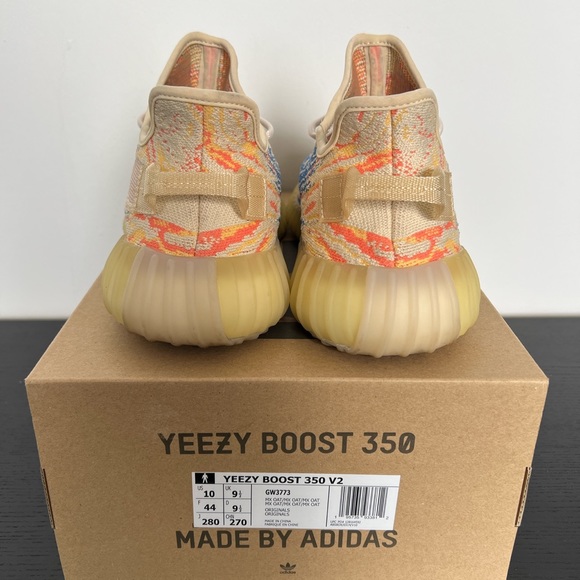 Yeezy Boost 350 V2 - Picture 3 of 6